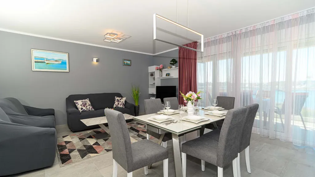 Sea View Apartment in Seget Donji