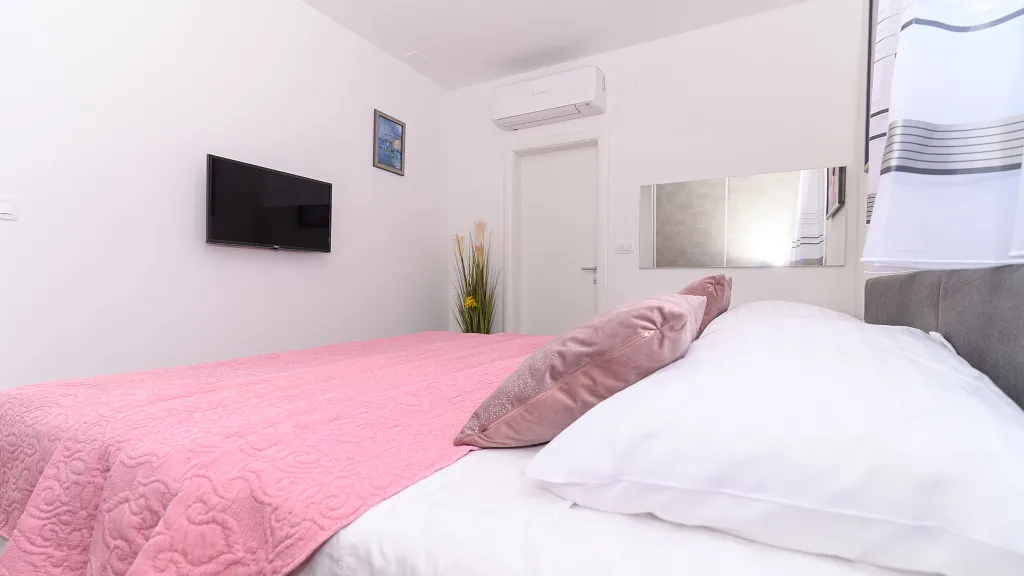Sea View Apartment in Seget Donji