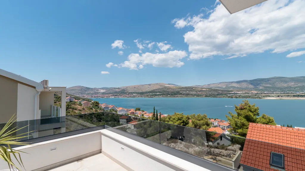 Sea View Villa in Mastrinka, Trogir