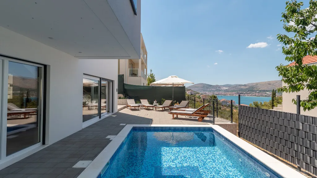 Sea View Villa in Mastrinka, Trogir