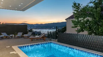 Sea View Villa in Mastrinka, Trogir