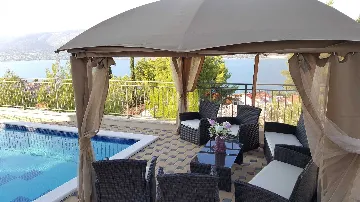 Pool Villa in Mastrinka, Trogir for 10 Guests