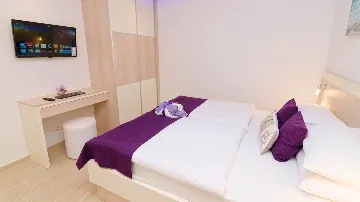 Pool Villa in Mastrinka, Trogir for 10 Guests