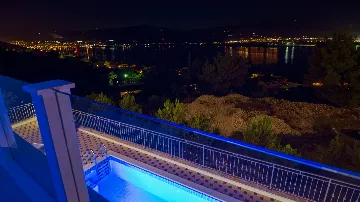 Pool Villa in Mastrinka, Trogir for 10 Guests