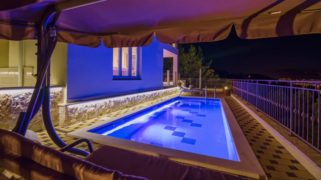 Pool Villa in Mastrinka, Trogir for 10 Guests