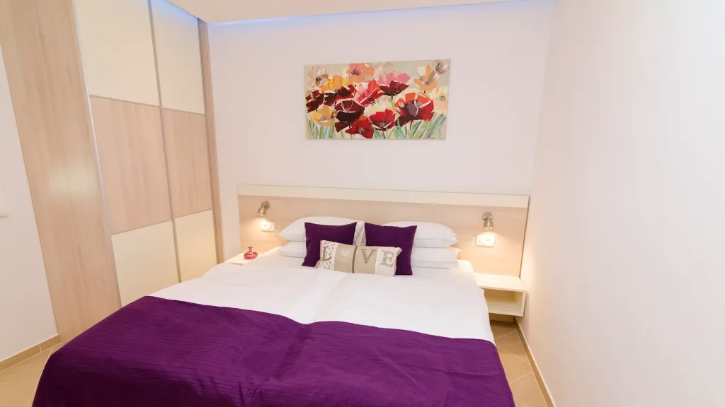 Pool Villa in Mastrinka, Trogir for 10 Guests