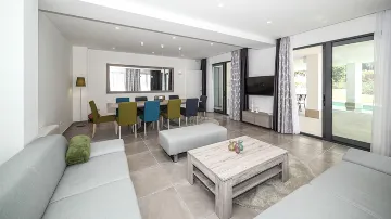 7-Bedroom Villa with Pool in Trogir