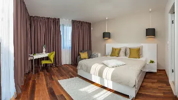 Villa in Okrug Gornji for 11 Guests