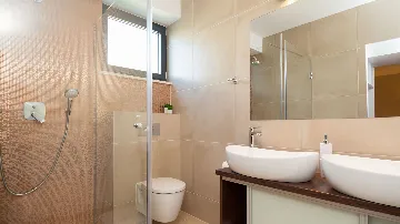 Villa in Okrug Gornji for 11 Guests