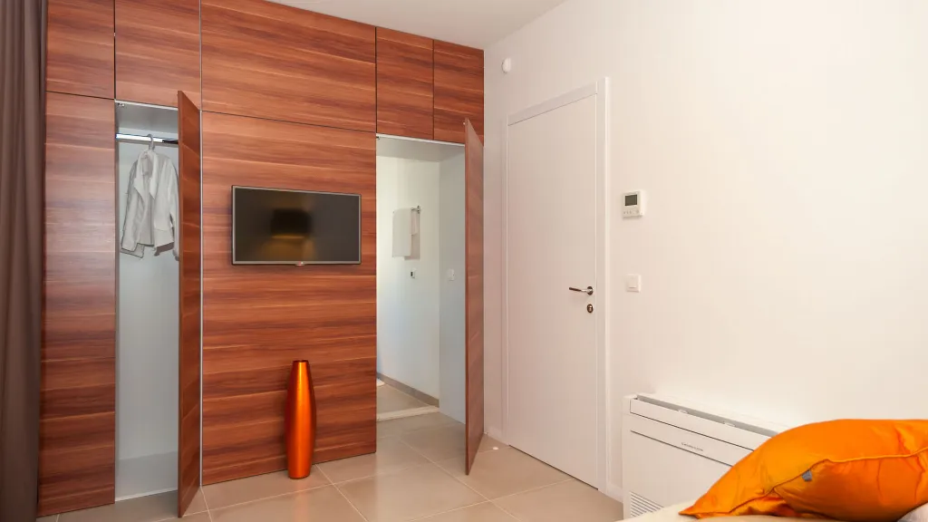 Villa in Okrug Gornji for 11 Guests