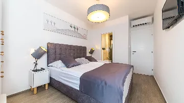 4-Bedroom Villa with Heated Pool in Kaštel Gomilica