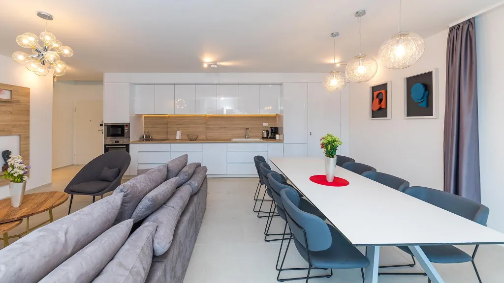 4-Bedroom Villa with Heated Pool in Kaštel Gomilica