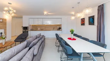 4-Bedroom Villa with Heated Pool in Kaštel Gomilica