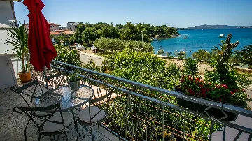 Trogir Apartment with Shared Pool for 7 Guests