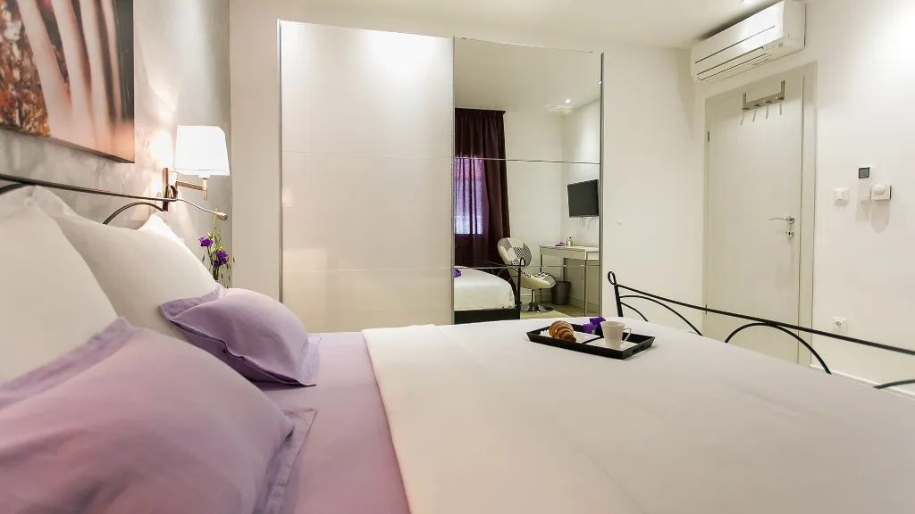 Trogir Apartment with Shared Pool for 7 Guests
