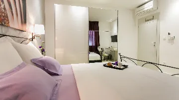 Trogir Apartment with Shared Pool for 7 Guests