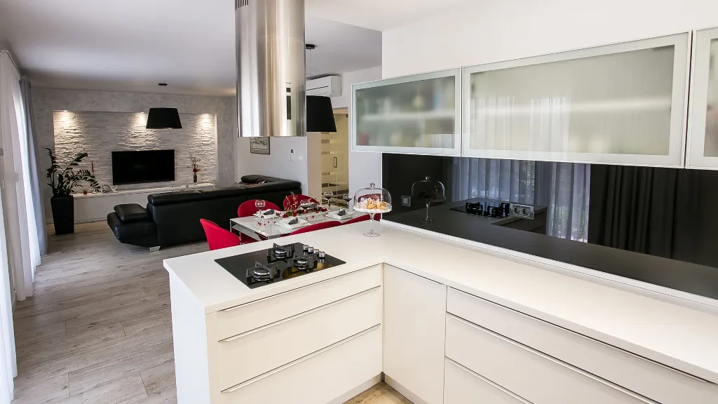 Trogir Apartment with Shared Pool for 7 Guests