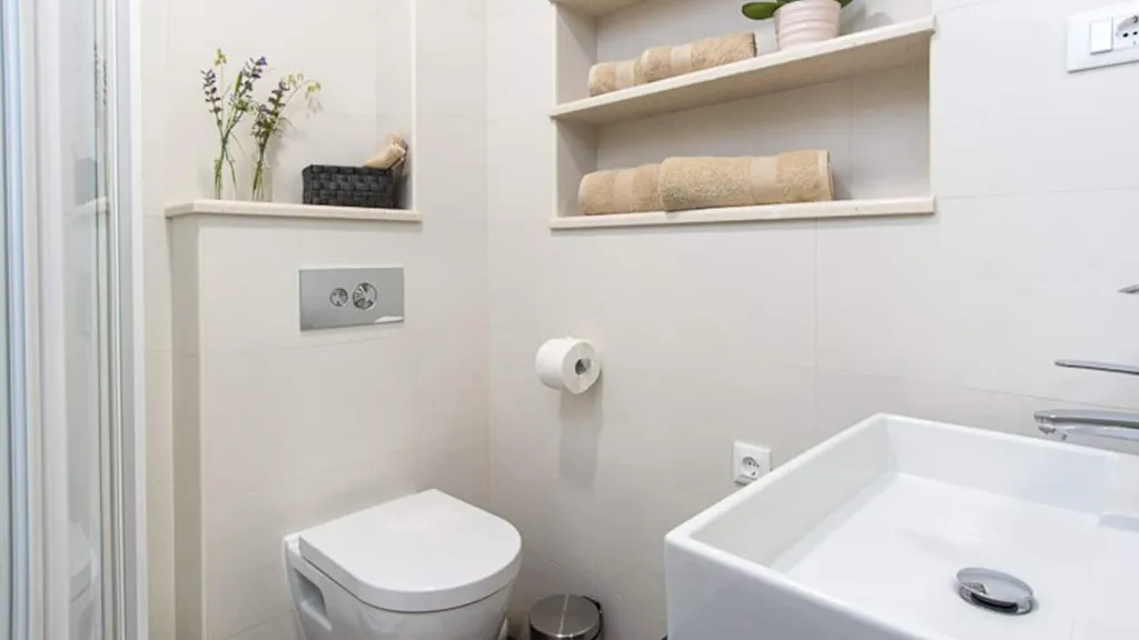 Trogir Apartment with Shared Pool for 7 Guests
