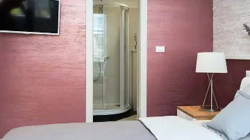 Trogir Apartment with Shared Pool for 7 Guests