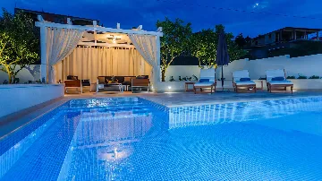 Trogir Apartment with Shared Pool for 7 Guests