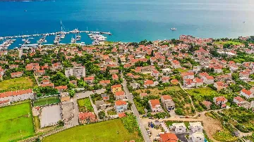 4-Bedroom Villa with Heated Pool in Kaštel Gomilica