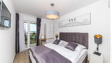 4-Bedroom Villa with Heated Pool in Kaštel Gomilica