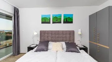 4-Bedroom Villa with Heated Pool in Kaštel Gomilica