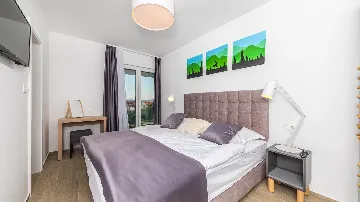 4-Bedroom Villa with Heated Pool in Kaštel Gomilica