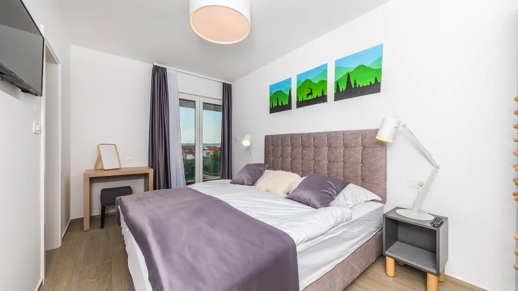4-Bedroom Villa with Heated Pool in Kaštel Gomilica
