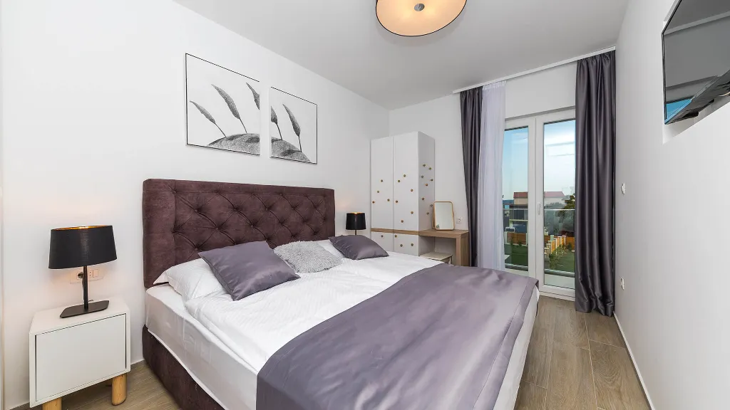 4-Bedroom Villa with Heated Pool in Kaštel Gomilica
