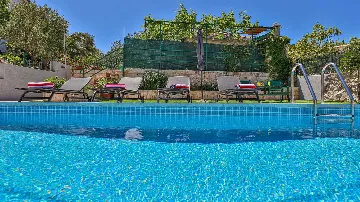 Beachfront Villa for 8 Guests in Vinišće