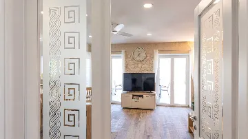 Beachfront Villa for 8 Guests in Vinišće