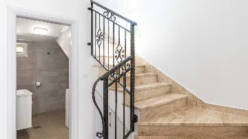 Beachfront Villa for 8 Guests in Vinišće