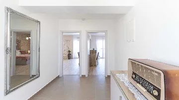 Beachfront Villa for 8 Guests in Vinišće