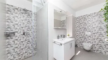 Beachfront Villa for 8 Guests in Vinišće