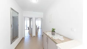 Beachfront Villa for 8 Guests in Vinišće