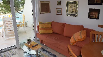 Apartment with Balcony in Okrug Gornji