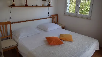 Apartment with Balcony in Okrug Gornji