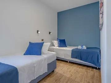 Trogir Apartment with Jacuzzi and Garden