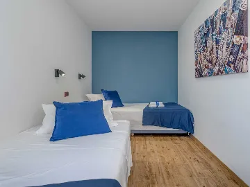 Trogir Apartment with Jacuzzi and Garden