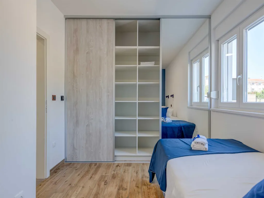Trogir Apartment with Jacuzzi and Garden