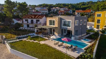 Slatine Villa with Pool for 8 Guests