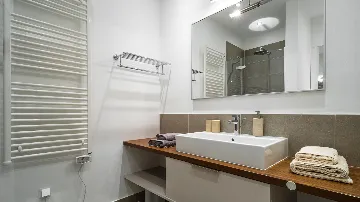 Villa for 12 Guests in Slatine with Pool