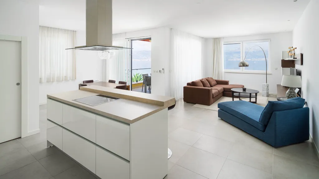 Villa for 12 Guests in Slatine with Pool