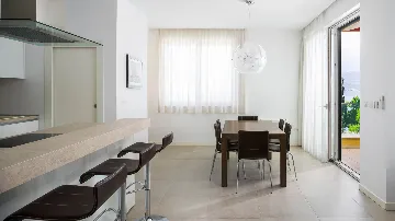 Villa for 12 Guests in Slatine with Pool