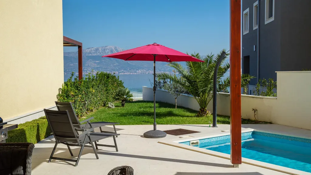 Sea View Villa with Pool in Slatine