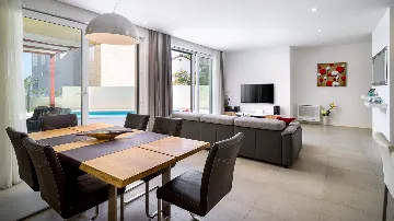 Sea View Villa with Pool in Slatine