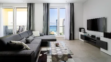 Sea View Villa with Pool in Slatine