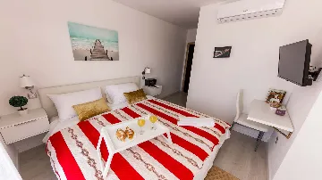 Villa with Pool and Jacuzzi in Seget Vranjica