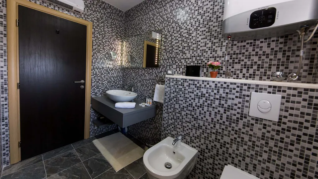 Villa with Pool and Jacuzzi in Seget Vranjica